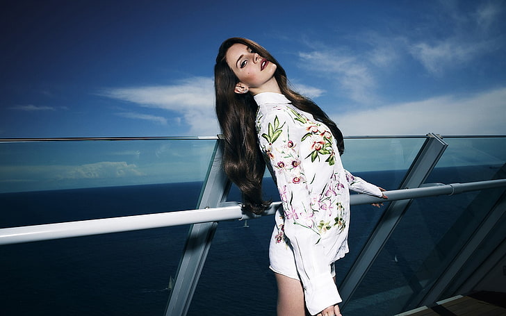 Lana Del Rey, celebrity, singer, women, balcony, brunette, young adult