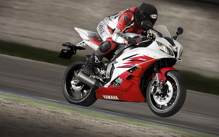 2006 Yamaha YZF-R6 Red, red and white Yamaha sports bike, Motorcycles