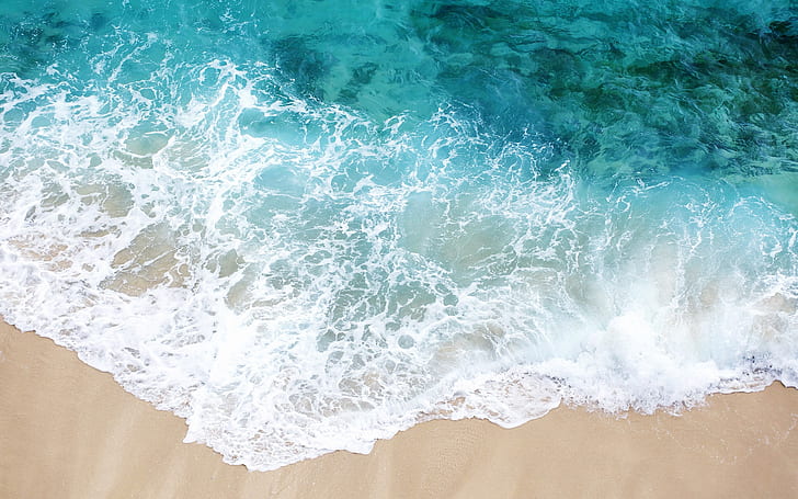 Hình nền bên bờ biển và sóng sẽ khiến bạn như lạc vào thiên đường. Với màu xanh biển dịu mát, những con sóng nhẹ nhàng xô bờ, hãy để bức tranh đầy cảm hứng này truyền đến mọi ngóc ngách trong ngôi nhà của bạn. 