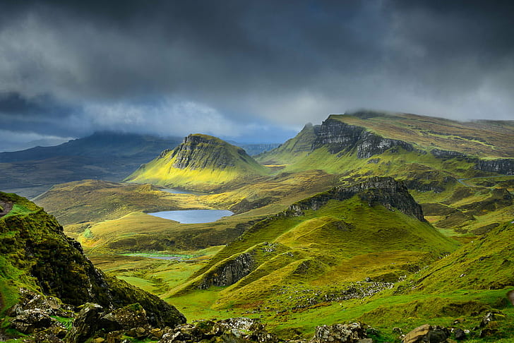 aerial photography of mountain surrounded with green grass beneath with clouds, quiraing, quiraing, HD wallpaper