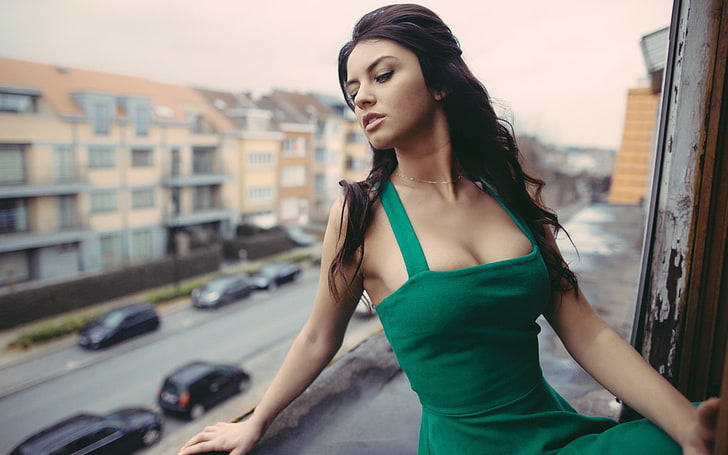 women's green thick strap dress, cleavage, beautiful woman, one person, HD wallpaper