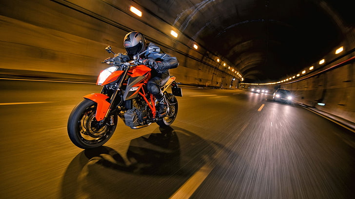 man riding naked motorcycle in tunnel, KTM, Superduke 1290 R