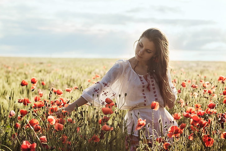 Ukraine, Ukrainian, women, flowers, women outdoors, field, model, HD wallpaper