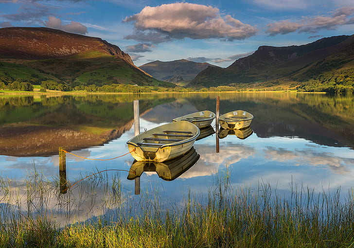 lanscape photography of rafts during daytime, snowdonia, snowdonia