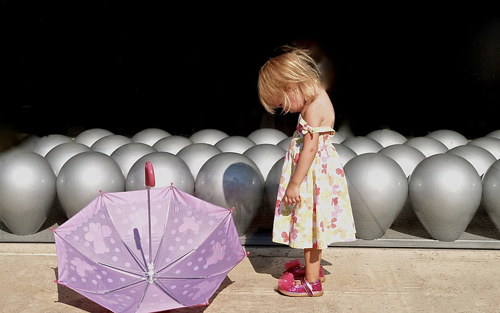 HD wallpaper: purple umbrella, little girl, mood, child, people, balloon,  cute | Wallpaper Flare