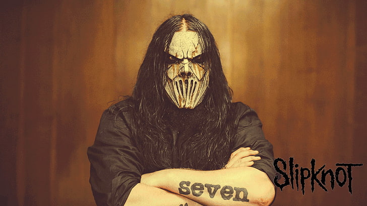 Mick Thomson, Slipknot, arms crossed, mask, communication, one person