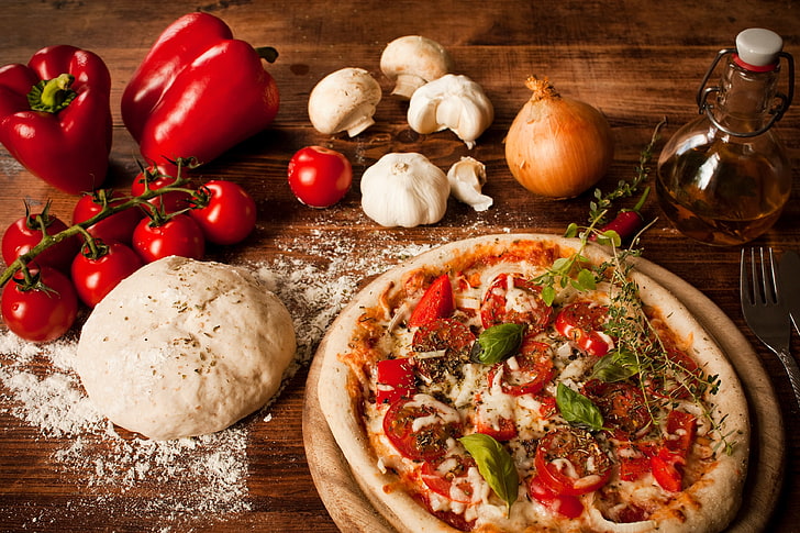 vegetable pizza, dough, flour, meal, tomato, pepper, bell, onion