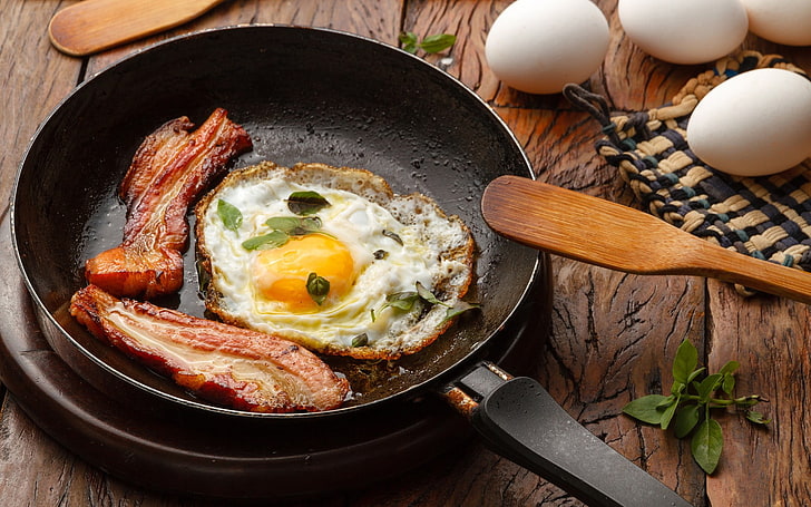 black metal skillet, food, eggs, bacon, food and drink, kitchen utensil