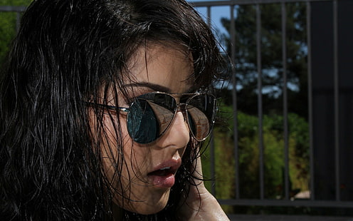 Sunny Leone Glasses