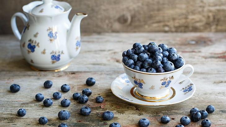 cup, tea, wooden surface, fruit, blueberries
