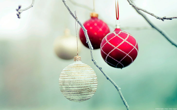 Christmas ornaments, hanging, holiday, focus on foreground, HD wallpaper