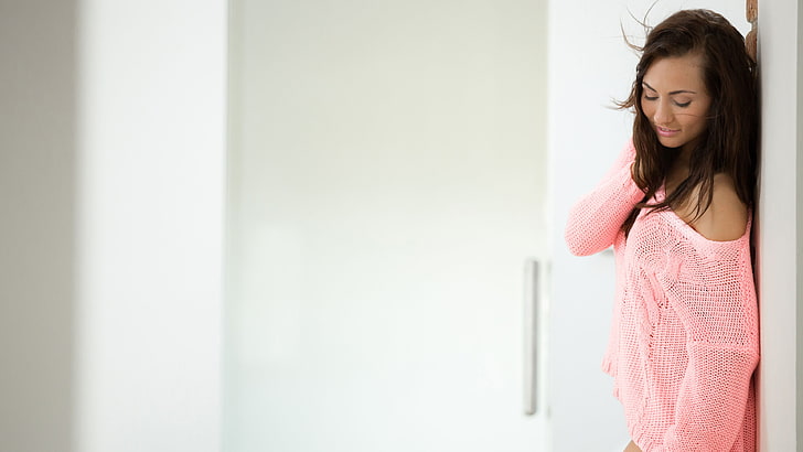 women's pink lace off-shoulder long-sleeved shirt, brunette, Michaela Isizzu, HD wallpaper