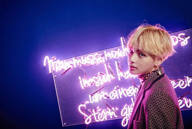 BTS V Kim Taehyung  Whats your wallpaper  Comment below    Facebook
