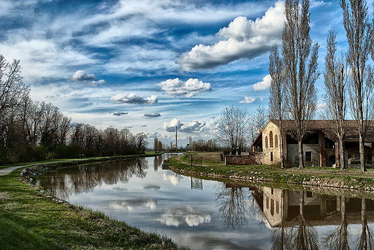 architectural photography of house near the canal under stratus clouds, canale, canale, HD wallpaper