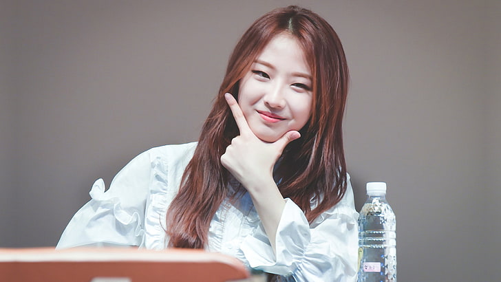K-pop, LOONA, HaSeul, portrait, front view, one person, indoors