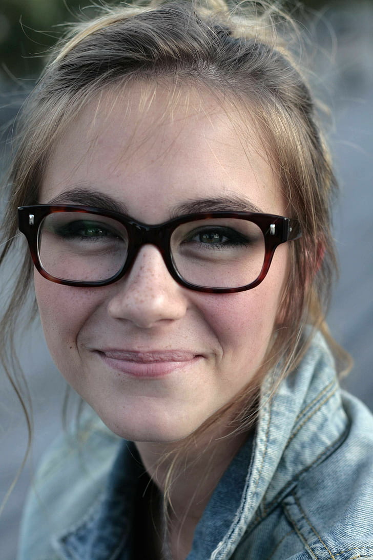glasses brunette smiling face closeup amateur, HD wallpaper